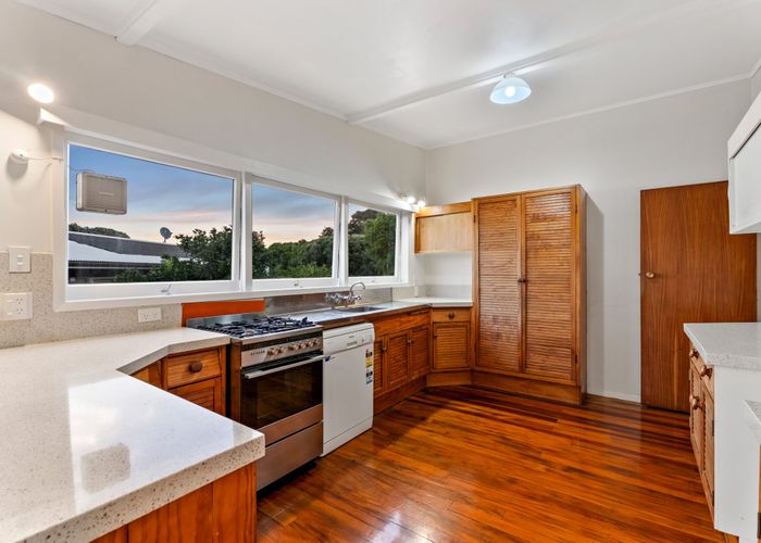  at 21 Sylvan Park Avenue, Milford, North Shore City, Auckland