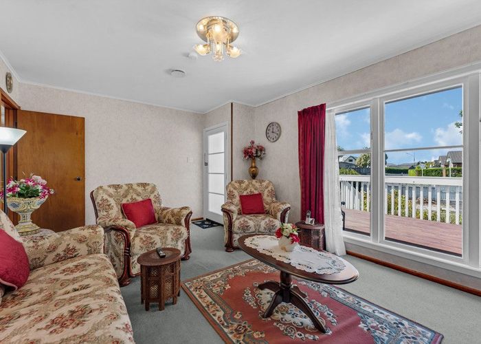  at 71 Beach Road, Te Atatu Peninsula, Waitakere City, Auckland