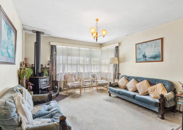  at 5 Tamatea Avenue, Point England, Auckland