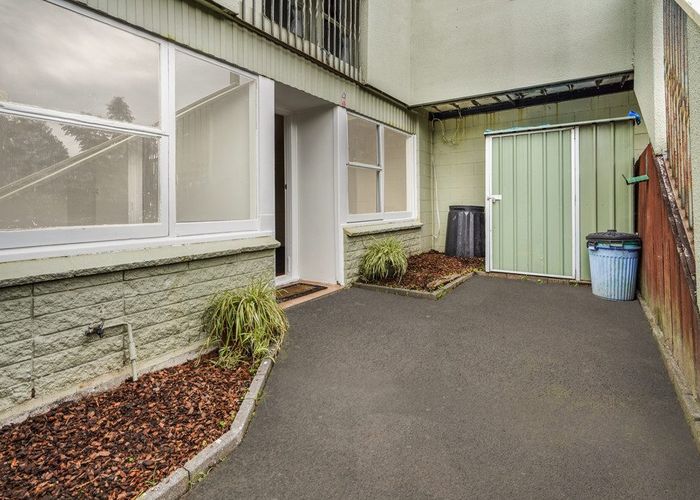  at 2/55 Albert Street, Hamilton East, Hamilton