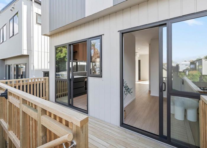  at 71 Highland Park Drive, Botany Downs, Auckland