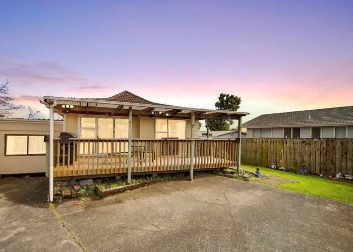 at 1/10 Dorendia Place, Clendon Park, Auckland