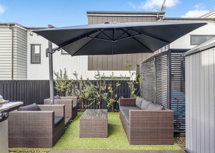  at 2 Hononga Lane, Northcote, North Shore City, Auckland