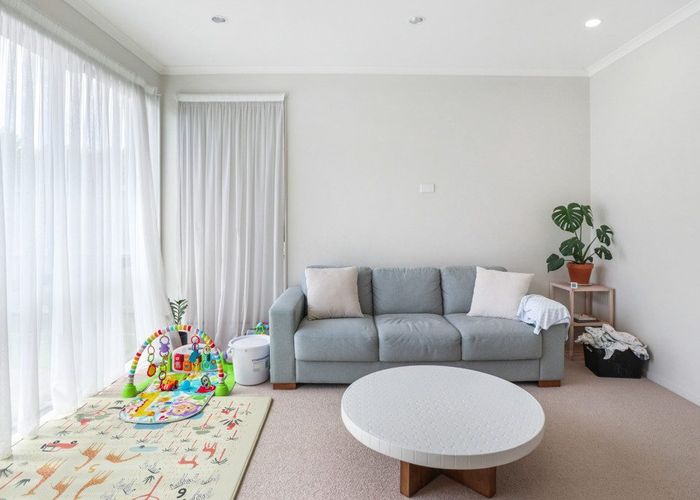  at 8 Costa Viva Crescent, Karaka, Papakura
