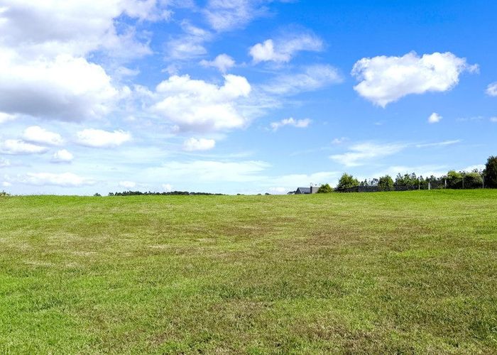  at 4 Hurihuri Road, Okura, North Shore City, Auckland