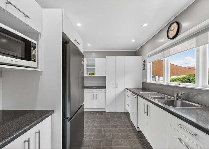  at 98 Eban Avenue, Hillcrest, North Shore City, Auckland