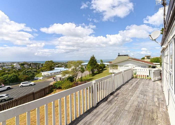  at 1/401 East Coast Road, Mairangi Bay, Auckland