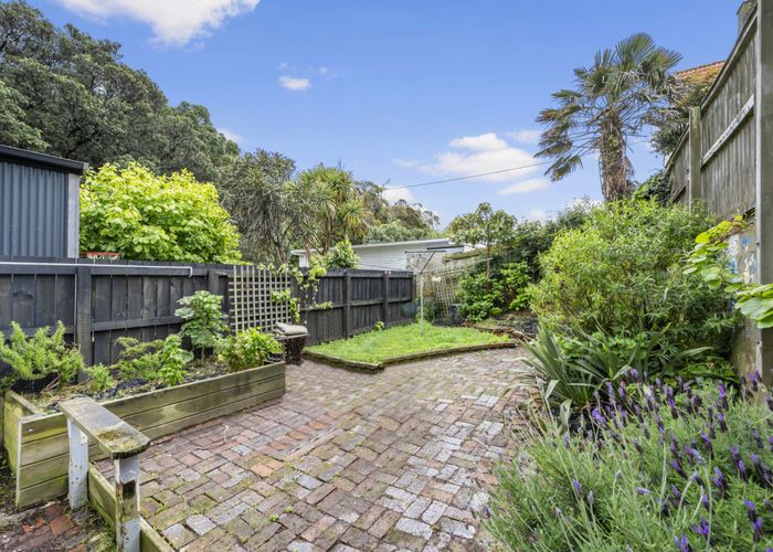  at 10 Salisbury Terrace, Mount Cook, Wellington