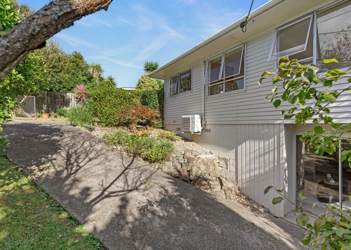  at 2 Woodvale Road, Glen Eden, Waitakere City, Auckland