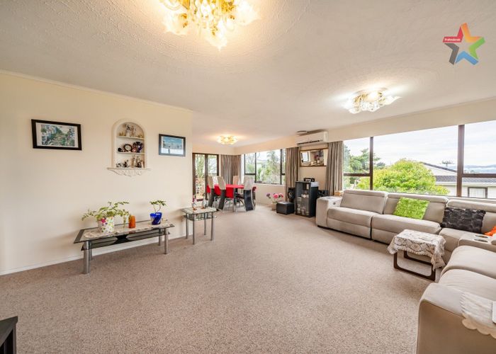  at 179 Miromiro Road, Normandale, Lower Hutt