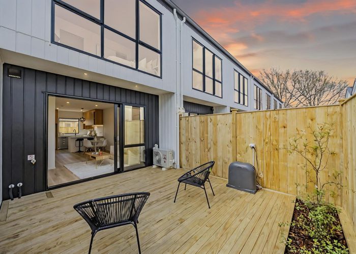  at 3/26 Smythe Road, Henderson, Auckland
