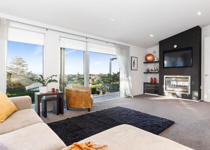  at 1 Charles Dickens Drive, Mellons Bay, Auckland