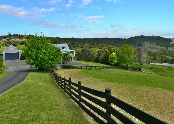  at 135 Hillcrest Road, Hatfields Beach, Orewa