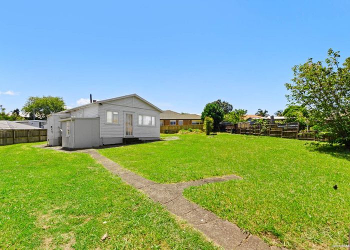  at 33 Kinross Street, Blockhouse Bay, Auckland City, Auckland