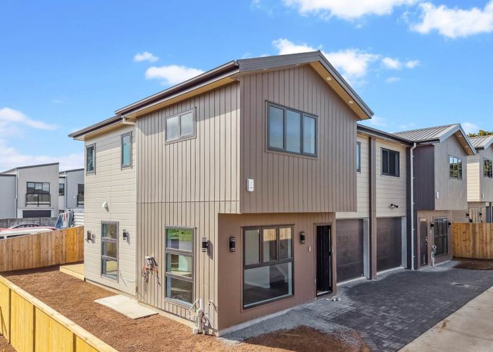  at 44A & 44B Innismara Avenue, Wattle Downs, Manukau City, Auckland