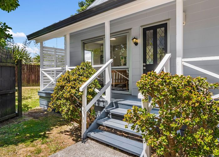  at 2/24 Frances Street, Manurewa, Auckland
