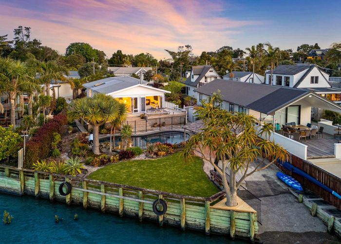  at 46 The Terrace, Herald Island, Waitakere City, Auckland