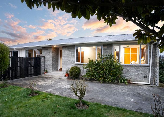  at 27 Mooray Avenue, Bishopdale, Christchurch City, Canterbury