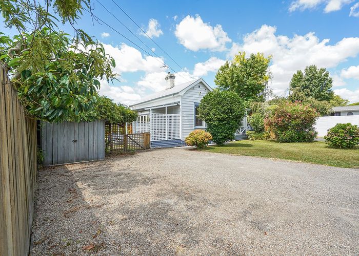  at 76 Albert Street, Hamilton East, Hamilton