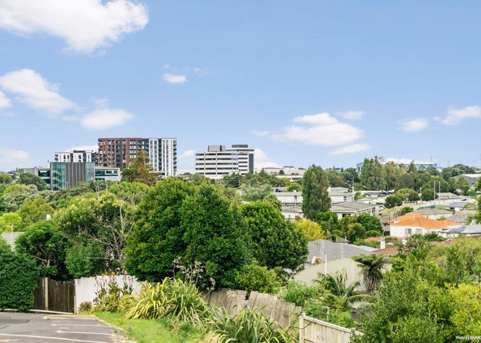  at 18/21 Aliford Avenue, One Tree Hill, Auckland City, Auckland