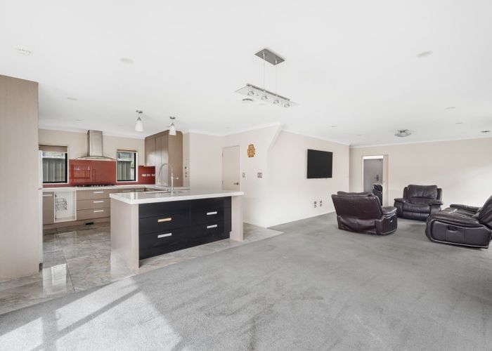  at 6 Springside Drive, Flat Bush, Manukau City, Auckland