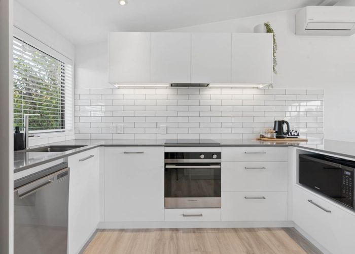  at 1/32 Vincent Street, Howick, Auckland
