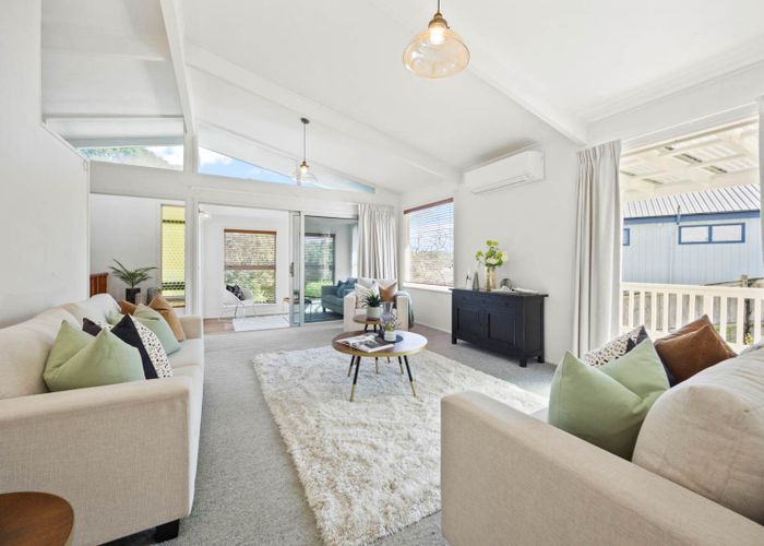  at 7 Ridgewood Crescent, Birkenhead, North Shore City, Auckland