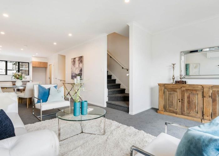  at 37 Henry Maxwell Way, Flat Bush, Auckland