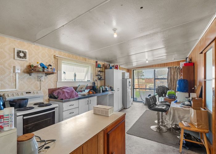  at 9 Hennessy Street East, Foxton Beach, Horowhenua, Manawatu / Whanganui