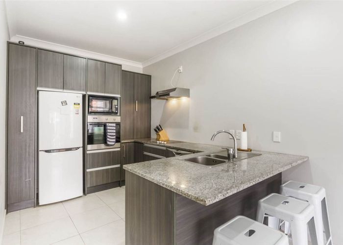  at 7/44 Carlos Drive, Flat Bush, Auckland