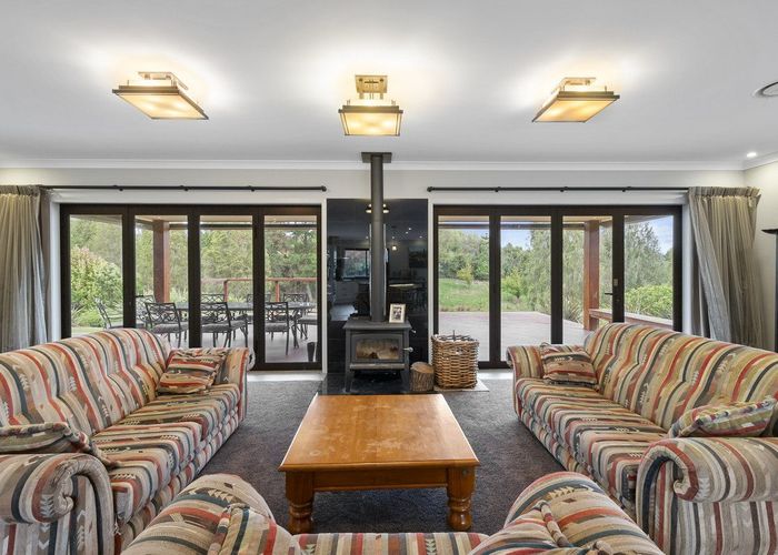  at 35 Stonebrook Lane, Kelvin Grove, Palmerston North