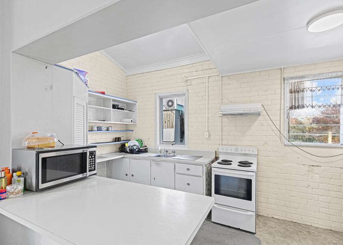  at 624 Featherston Street, Roslyn, Palmerston North