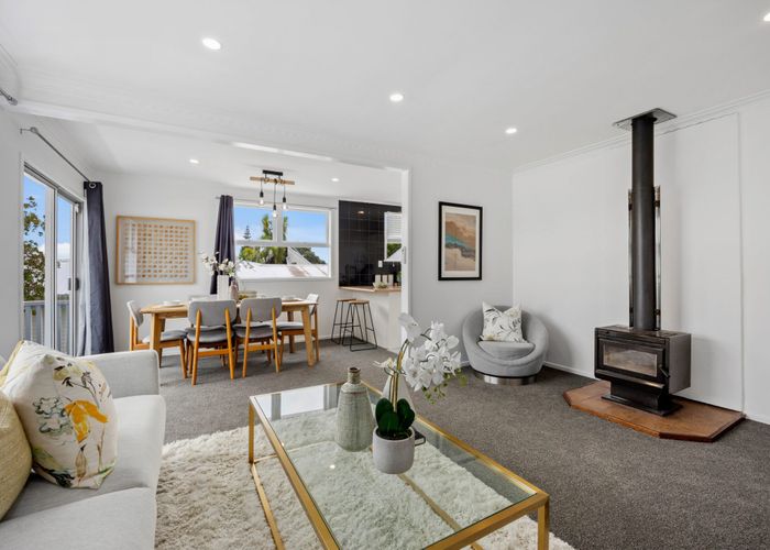  at 2/13 Tilden Avenue, Hillcrest, North Shore City, Auckland