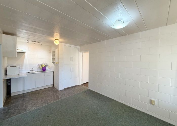  at 2/27 Glendene Avenue, Glendene, Waitakere City, Auckland