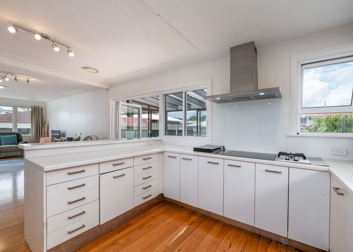  at 13 Peachgrove Road, Te Atatu Peninsula, Waitakere City, Auckland