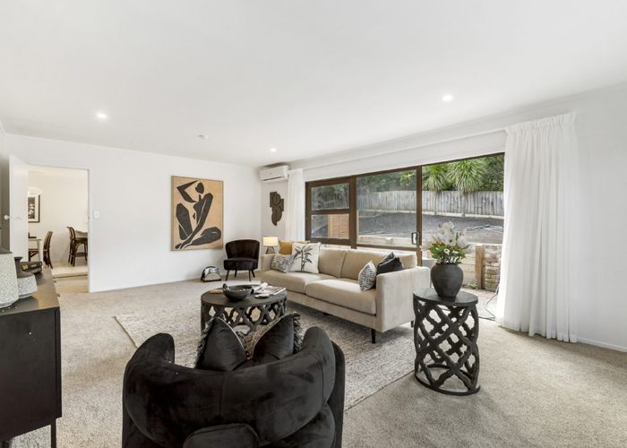  at 2/7 Tallington Crescent, Torbay, North Shore City, Auckland