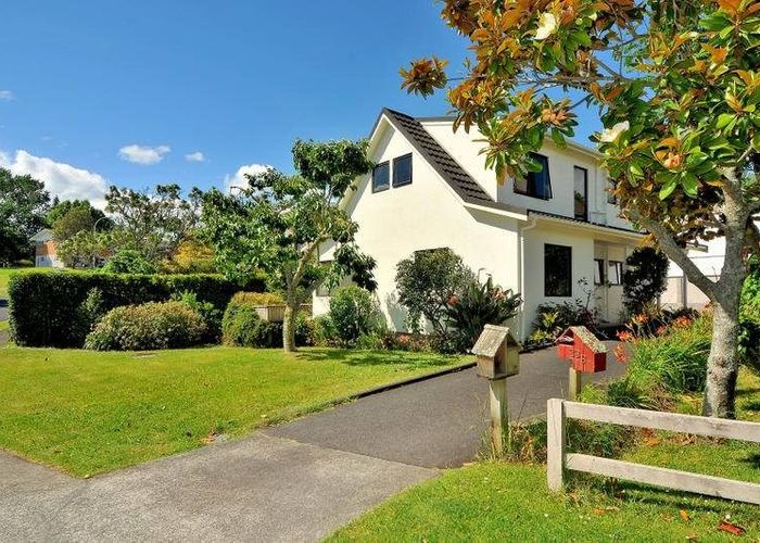  at 33A Pickwick Parade, Mellons Bay, Manukau City, Auckland
