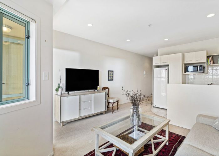  at 25B/3 HARRISON ROAD, Mount Wellington, Auckland