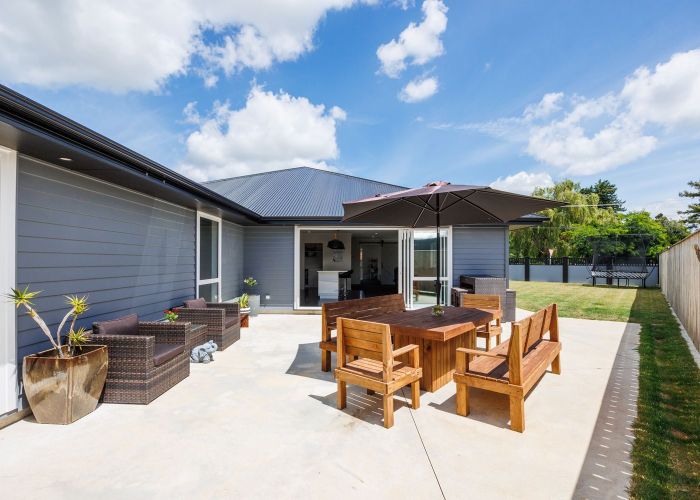  at 64 Pharazyn Street, Feilding, Feilding