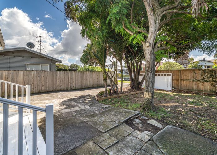  at 6 George Street, Mangere East, Auckland