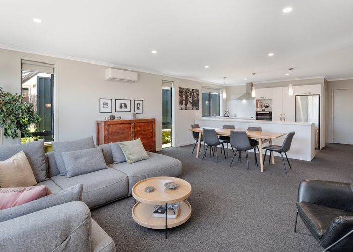  at 2 Sable Lane, Pyes Pa, Tauranga