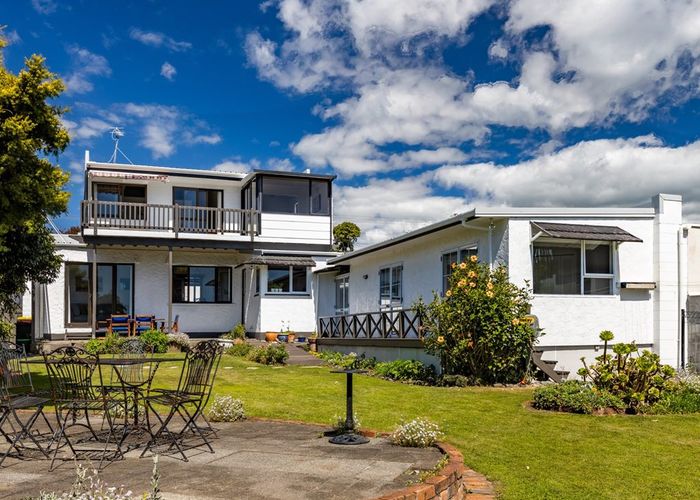 at 84 Whiteley Street, Moturoa, New Plymouth