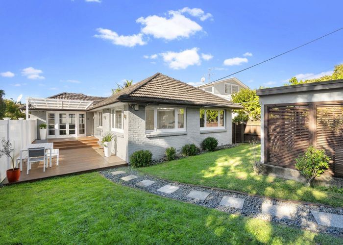  at 1/123 Queen Street, Northcote Point, North Shore City, Auckland