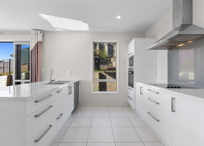  at 10 Elena Place, Welcome Bay, Tauranga, Bay Of Plenty