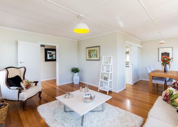  at 215 Sunnynook Road, Wairau Valley, Auckland
