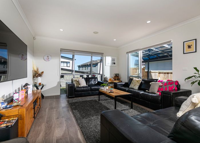  at 3 Santorini Rise, Bayview, Auckland