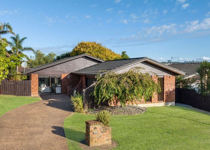  at 6 Billabong Place, Botany Downs, Auckland