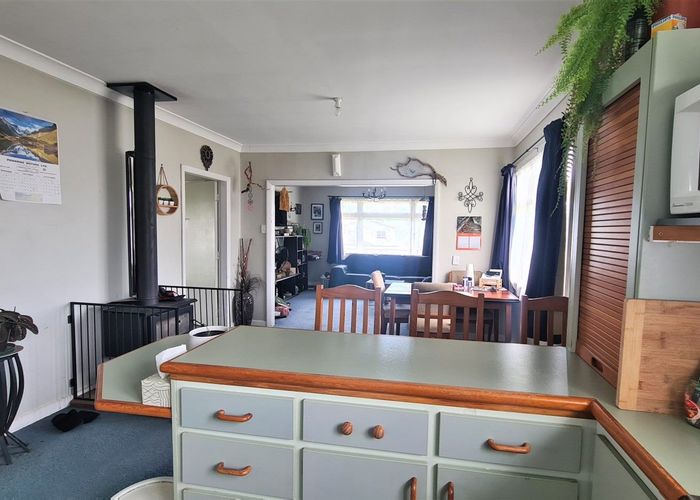  at 10 Tennyson Street, Opunake