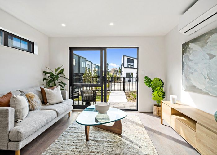  at 1/4 Glenburn Road, Hobsonville, Waitakere City, Auckland