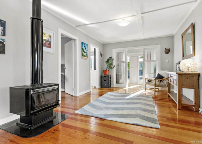  at 6B Lantana Road, Green Bay, Waitakere City, Auckland